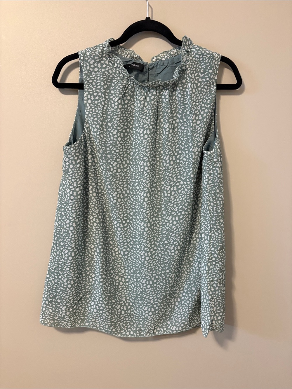 Sleeveless Ruffle-Neck Tank in Light Sage with White Print